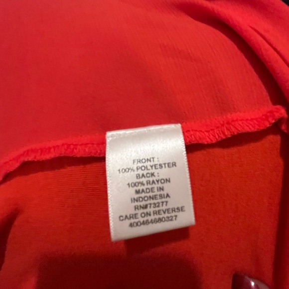 Elle Dark Coral Red Sleeveless Blouse Keyhole Button Closure, size Large - Picture 6 of 6